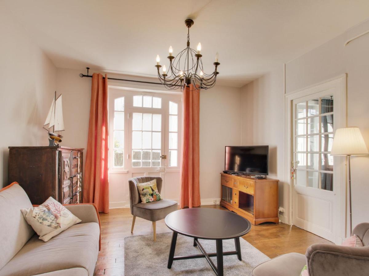 Holiday Home Le Petit Biyou By Interhome Динард Екстериор снимка